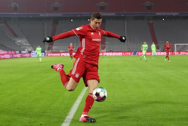 英超-萨拉赫造4球迪亚斯双响 利物浦6-3热刺